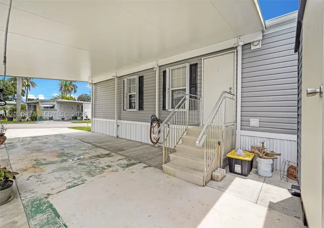Photo 3 of Manufactured home for sale at 8709 Sw 17th Ct, Davie, FL 33324 | MLS# A12038474 | Listing updated on 2026-09-14