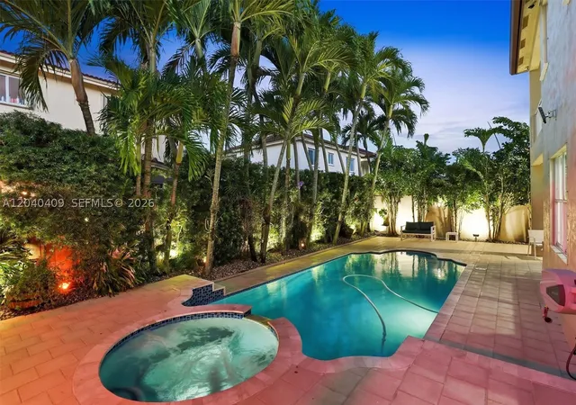 Photo 3 of Single family home for sale at 2517 Sw 148th Ct, Miami, FL 33185 | MLS# A12040409 | Listing updated on 2026-09-23