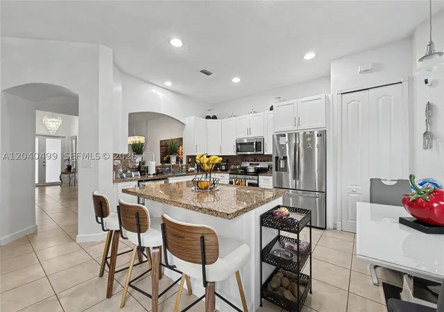 Photo 3 of Single family home for sale at 522 Ne 20th Ave, Homestead, FL 33033 | MLS# A12040499 | Listing updated on 2026-09-06
