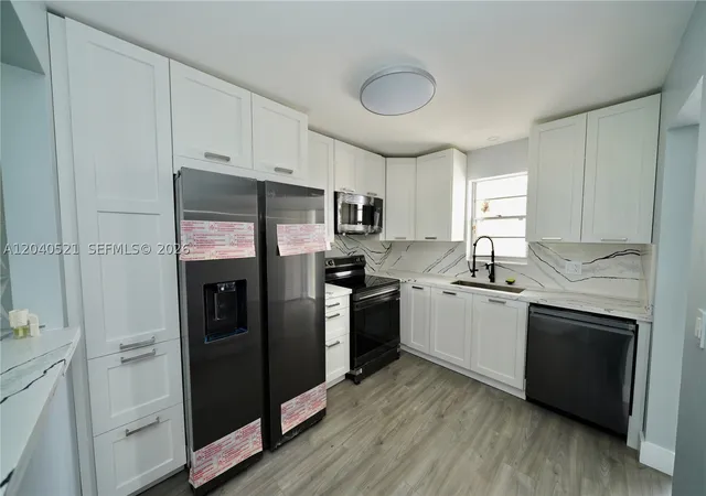 Photo 3 of Condo for sale at 2541 Aragon Blvd #305, Sunrise, FL 33322 | MLS# A12040521 | Listing updated on 2026-08-26
