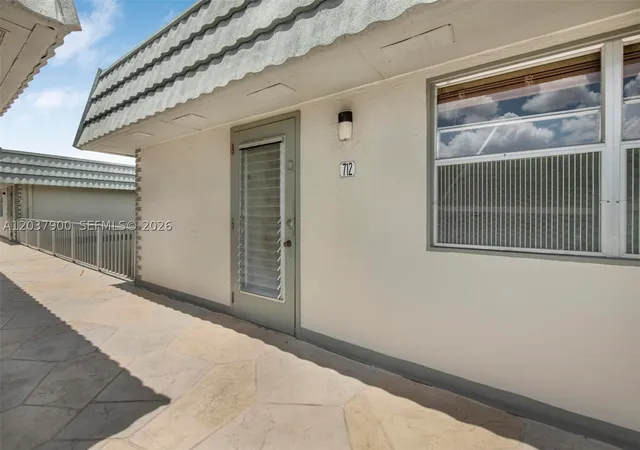 Listing Photo 4 - Condo for sale in building located at 712 Monaco Over, Delray Beach, FL 33446 - Unit #712