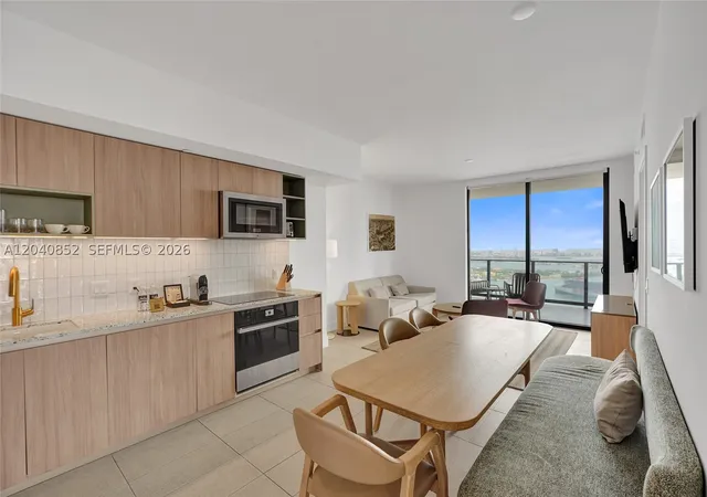 Photo 1 of Condo for sale at 159 Ne 6Th St #3916, Miami, FL 33132 | MLS# A12040852 | Listing updated on 2026-09-10