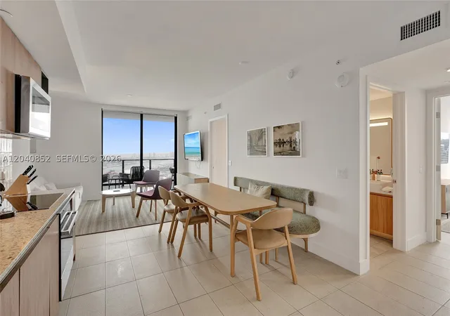 Photo 3 of Condo for sale at 159 Ne 6Th St #3916, Miami, FL 33132 | MLS# A12040852 | Listing updated on 2026-09-10