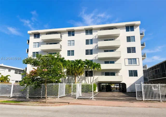 Photo 2 of Condo for sale at 8024 Tatum Waterway Dr #2B, Miami Beach, FL 33141 | MLS# A12041036 | Listing updated on 2026-09-23