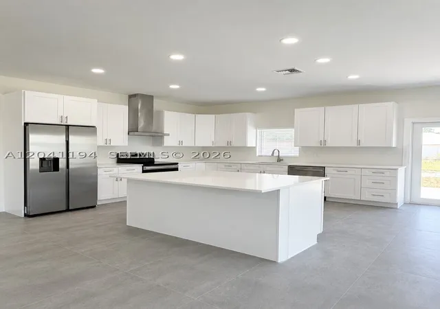 Photo 3 of Sale Pending at 271 Briar Ln, Lake Placid, FL 33852 | MLS# A12041194 | Listing updated on 2026-09-02