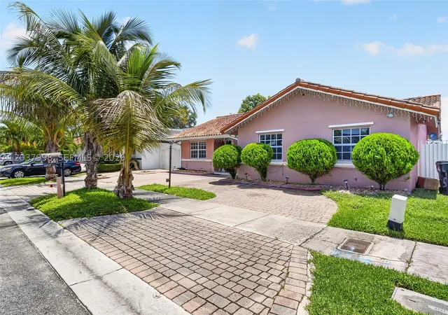 Photo 3 of Single family home for sale at 955 Nw 128th Ct, Miami, FL 33182 | MLS# A12037998 | Listing updated on 2026-08-29