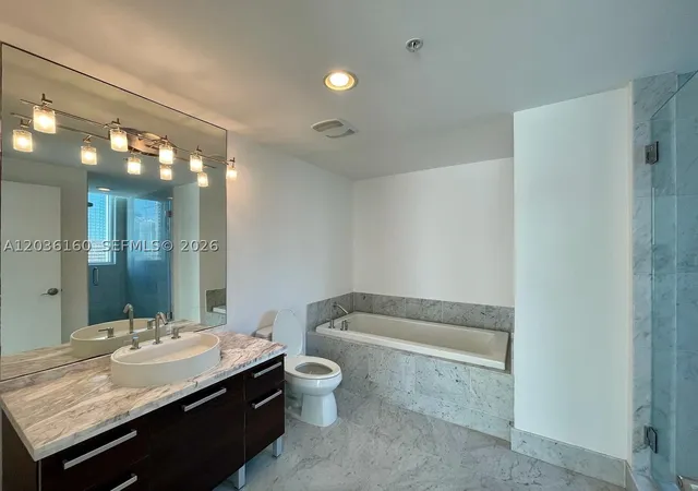 Photo 4 of Condo for sale at 253 Ne 2Nd St #2108, Miami, FL 33132 | MLS# A12036160 | Listing updated on 2026-09-10