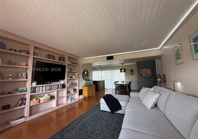 Listing Photo 2 - Condo for sale in building located at 17000 Nw 67Th Ave, Hialeah, FL 33015 - Unit #402