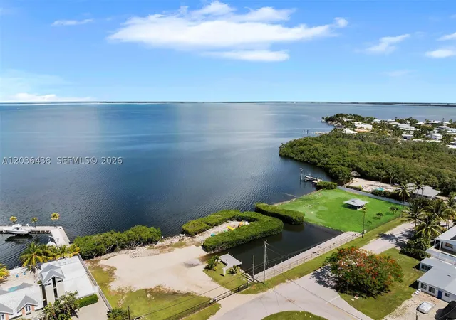 Photo 4 of Single family home for sale at 54 Tarpon Ave, Key Largo, FL 33037 | MLS# A12036438 | Listing updated on 2026-10-05