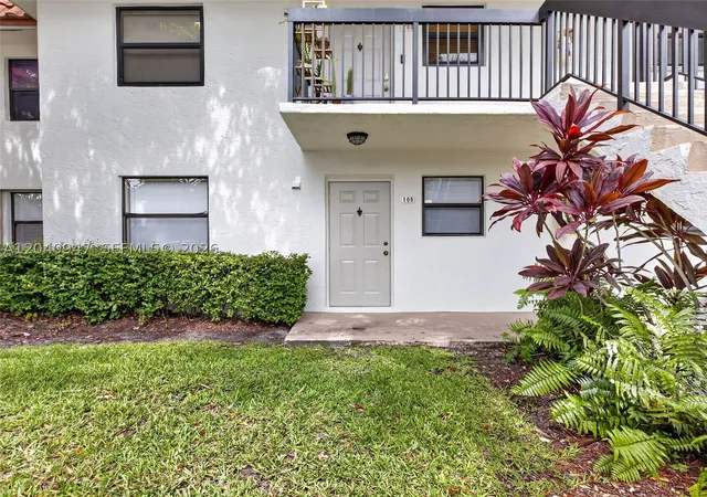 Listing Photo 3 - Condo for sale in building located at 15718 E Waterside Cir, Sunrise, FL 33326 - Unit #105