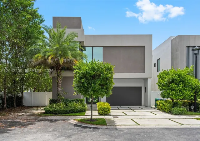 Photo 2 of Single family home for sale at 6814 Nw 104th Ct, Doral, FL 33178 | MLS# A12042204 | Listing updated on 2026-09-02