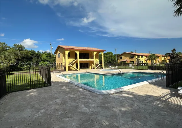Photo 2 of Townhouse for sale at 2700 Nw 47th Ter #1001, Lauderdale Lakes, FL 33313 | MLS# A12042215 | Listing updated on 2026-08-28