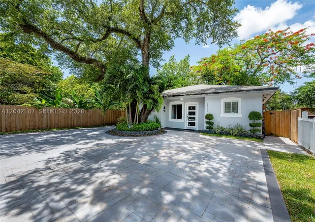 Photo 3 of Single family home for sale at 2750 Nw 170th St, Miami Gardens, FL 33056 | MLS# A12042187 | Listing updated on 2026-09-05