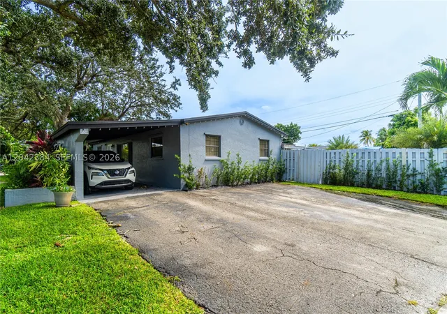 Photo 2 of Sale Pending at 3338 Taft St, Hollywood, FL 33021 | MLS# A12042384 | Listing updated on 2026-09-18