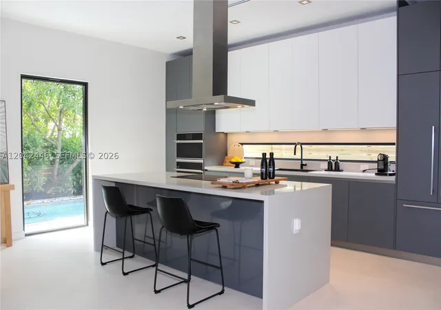 Photo 1 of Single family home for sale at 3540 Oak Ave, Miami, FL 33133 | MLS# A12042446 | Listing updated on 2026-09-04