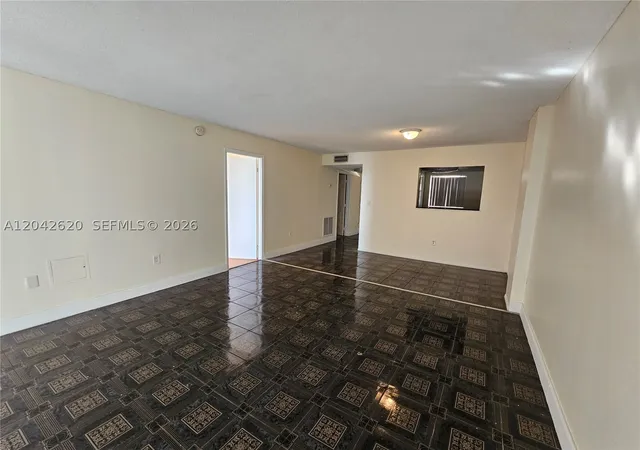 Listing Photo 3 - Condo for sale at Parkway Towers, Unit 704 15600 Nw 7Th Ave, Parkway Towers, Miami, FL 33169 | Built Year: 1972-1982
