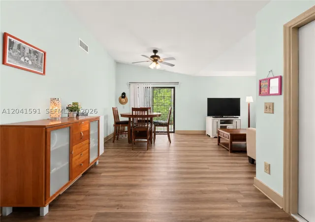 Listing Photo 5 - Condo for sale at Edgewater Park, Unit 13341 Sw 114Th Pl, Edgewater Park, Miami, FL 33176 | Built Year: 1959-1996