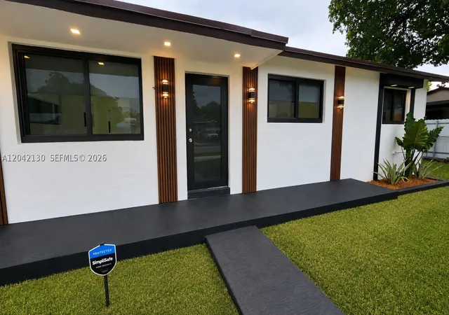 Photo 1 of Sale Pending at 19721 Sw 114th Pl, Miami, FL 33157 | MLS# A12042130 | Listing updated on 2026-09-10