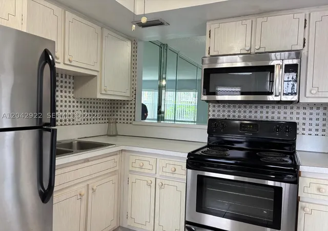 Photo 3 of Condo for sale at 1333 E Hallandale Beach Blvd #134, Hallandale Beach, FL 33009 | MLS# A12042922 | Listing updated on 2026-09-08