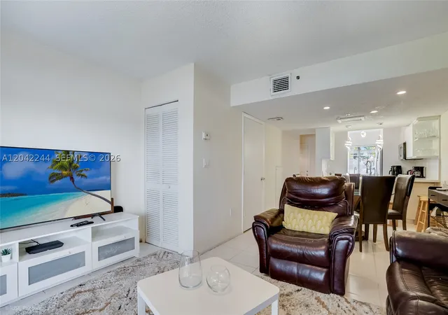 Photo 4 of Townhouse for sale at 221 Riviera Cir, Weston, FL 33326 | MLS# A12042244 | Listing updated on 2026-09-10