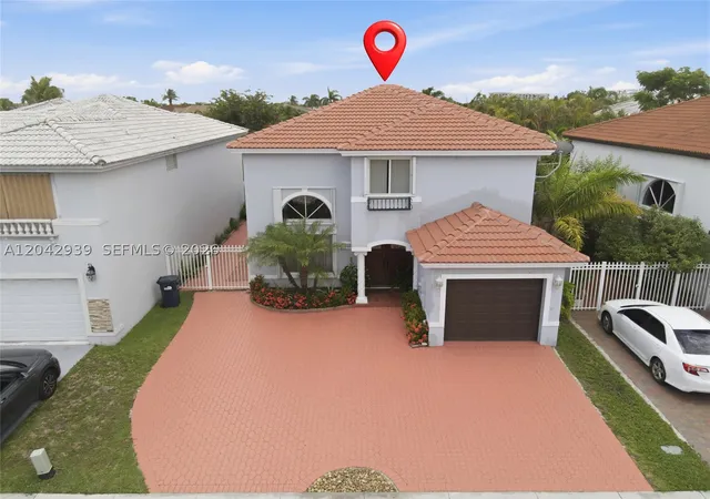 Photo 2 of Single family home for sale at 15652 Sw 91st Ln, Miami, FL 33196 | MLS# A12042939 | Listing updated on 2026-09-12