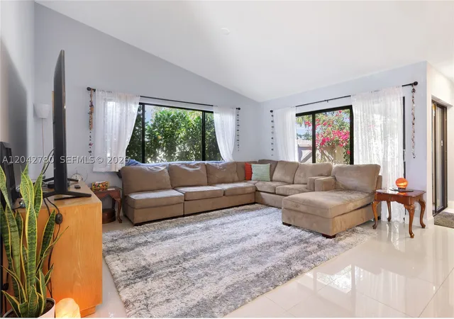 Photo 2 of Single family home for sale at 3064 S Oakland Forest Dr #1006, Oakland Park, FL 33309 | MLS# A12042780 | Listing updated on 2026-10-06