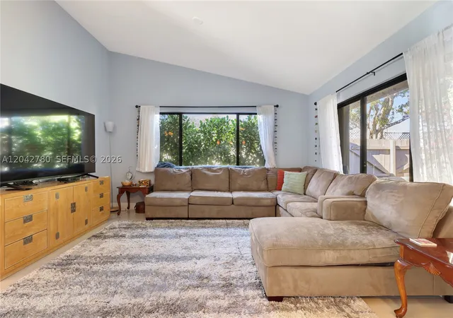 Photo 3 of House for sale at 3064 S Oakland Forest Dr #1006, Oakland Park, FL 33309 | MLS# A12042780 | Listing updated on 2026-10-06