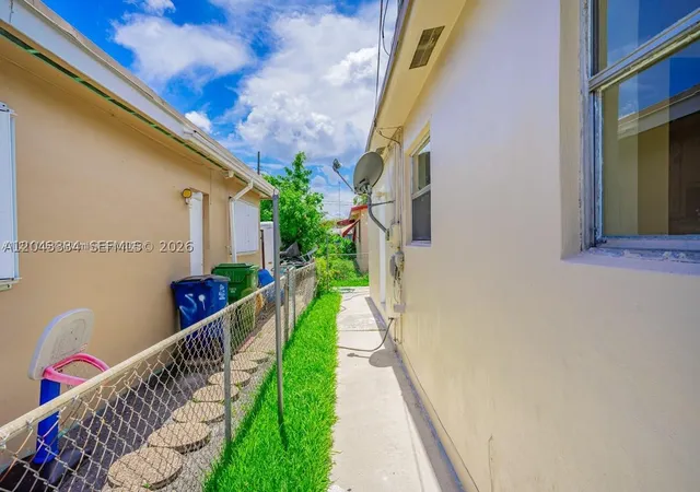 Photo 2 of Single family home for sale at 805 Nw 3rd Ter, Hallandale Beach, FL 33009 | MLS# A12043334 | Listing updated on 2026-09-16