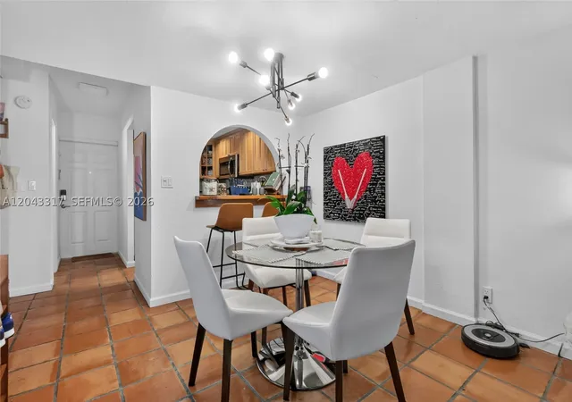 Listing Photo 5 - Condo for sale in building located at 6705 N Kendall Dr, Pinecrest, FL 33156 - Unit #312