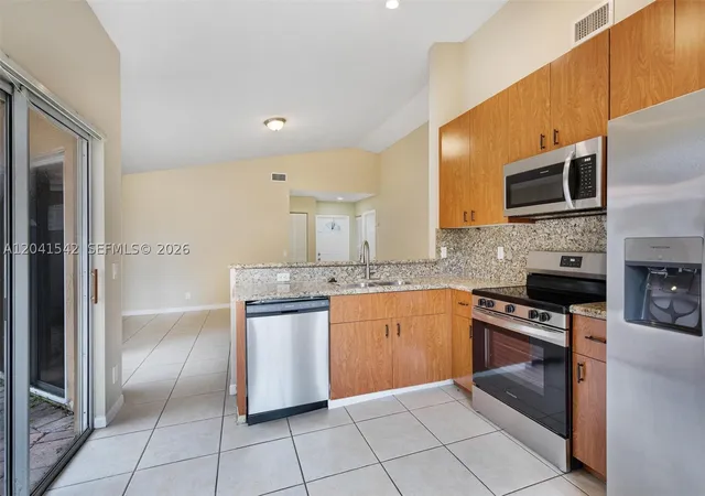 Photo 4 of Single family home for sale at 1513 Garden Rd, Weston, FL 33326 | MLS# A12041542 | Listing updated on 2026-09-08
