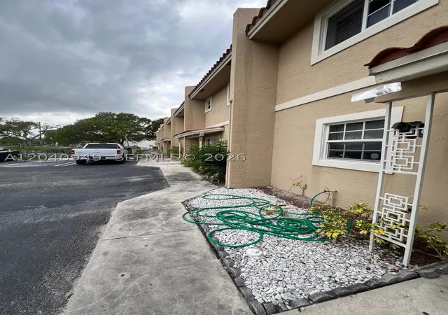 Photo 2 of Townhouse for sale at 7983 Nw 35th Ct #6, Coral Springs, FL 33065 | MLS# A12040949 | Listing updated on 2026-09-02