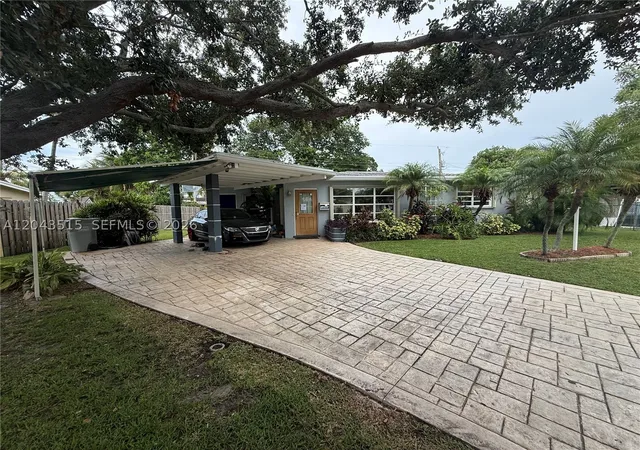 Photo 2 of Single family home for sale at 1232 Sw 1st Ave, Pompano Beach, FL 33060 | MLS# A12043515 | Listing updated on 2026-09-03