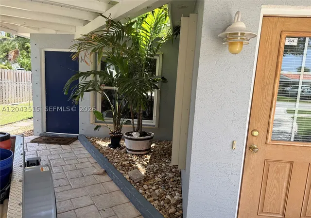Photo 3 of Single family home for sale at 1232 Sw 1st Ave, Pompano Beach, FL 33060 | MLS# A12043515 | Listing updated on 2026-09-03