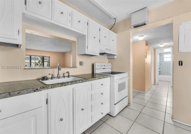 Photo 2 of Condo for sale at 3940 Nw 42Nd Ave #122, Lauderdale Lakes, FL 33319 | MLS# A12044051 | Listing updated on 2026-10-01