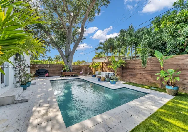 Photo 4 of Sale Pending at 2220 Sw 25Th St, Miami, FL 33133 | MLS# A12044241 | Listing updated on 2026-10-03