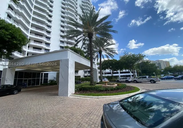 Photo 3 of Condo for sale at 3300 Ne 192nd St #612, Aventura, FL 33180 | MLS# A12044280 | Listing updated on 2026-09-09