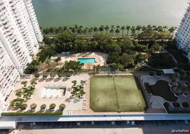 Photo 3 of Condo for sale at 2801 Ne 183rd St #709W, Aventura, FL 33160 | MLS# A12044193 | Listing updated on 2026-09-16