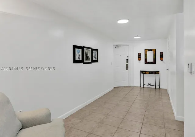 Listing Photo 5 - Condo for sale in building located at 18100 N Bay Rd, Sunny Isles Beach, FL 33160 - Unit #304