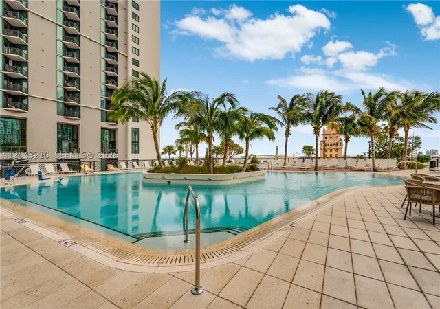 Photo 2 of Condo for sale at 159 Ne 6Th St #4212, Miami, FL 33132 | MLS# A12043210 | Listing updated on 2026-09-03
