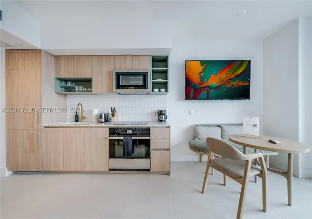 Photo 3 of Condo for sale at 159 Ne 6Th St #4212, Miami, FL 33132 | MLS# A12043210 | Listing updated on 2026-09-03