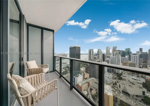 Photo 4 of Condo for sale at 159 Ne 6Th St #4212, Miami, FL 33132 | MLS# A12043210 | Listing updated on 2026-09-03