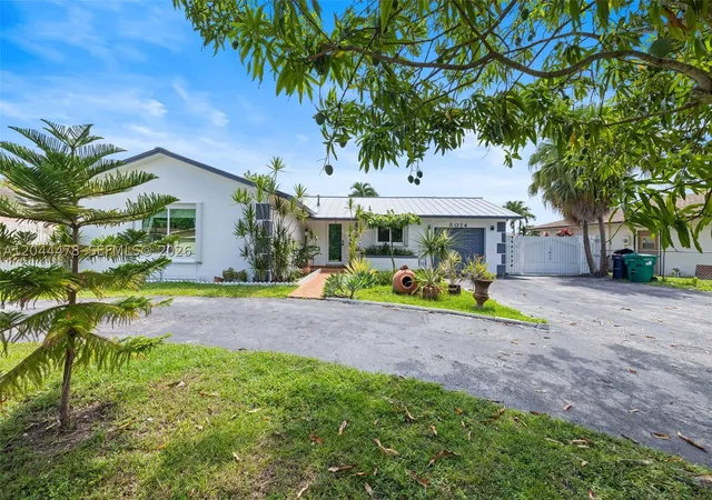 Photo 3 of Single family home for sale at 8014 Sw 133rd Ct, Miami, FL 33183 | MLS# A12044478 | Listing updated on 2026-09-23