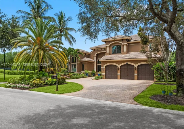 Photo 4 of Sale Pending at 2982 E Lake Vista Cir, Davie, FL 33328 | MLS# A12044346 | Listing updated on 2026-09-16