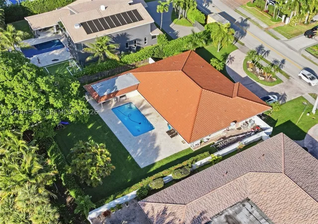 Photo 2 of Single family home for sale at 713 Diplomat Pkwy, Hallandale Beach, FL 33009 | MLS# A12044507 | Listing updated on 2026-08-29