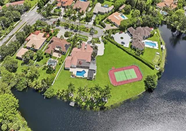 Photo 1 of Mansion for sale at 16170 Saddle Ln, Weston, FL 33326 | MLS# A12041926 | Listing updated on 2026-09-17