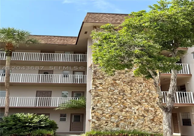 Photo 2 of Condo for sale at 8101 Sw 24th Ct #405, Davie, FL 33324 | MLS# A12043687 | Listing updated on 2026-09-10