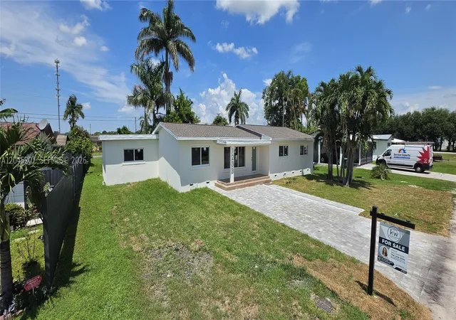 Photo 3 of Single family home for sale at 1233 Sw Avenue C Pl, Belle Glade, FL 33430 | MLS# A12045207 | Listing updated on 2026-09-04