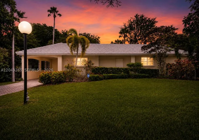 Photo 2 of Single family home for sale at 908 Cypress Ter #V57, Pompano Beach, FL 33069 | MLS# A12045269 | Listing updated on 2026-09-12