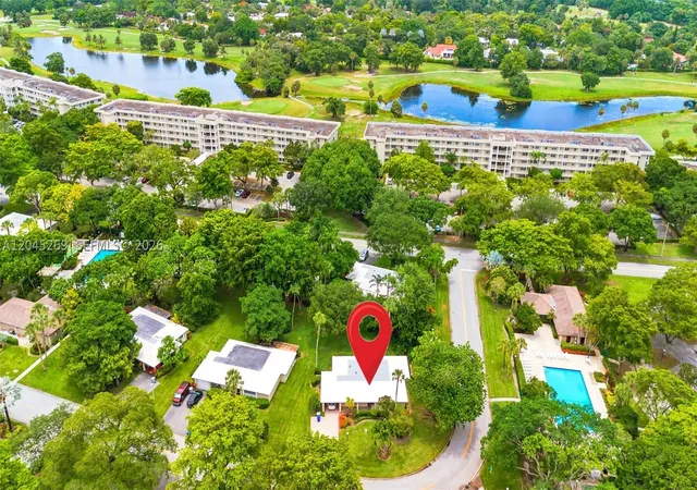 Photo 4 of House for sale at 908 Cypress Ter #V57, Pompano Beach, FL 33069 | MLS# A12045269 | Listing updated on 2026-09-12