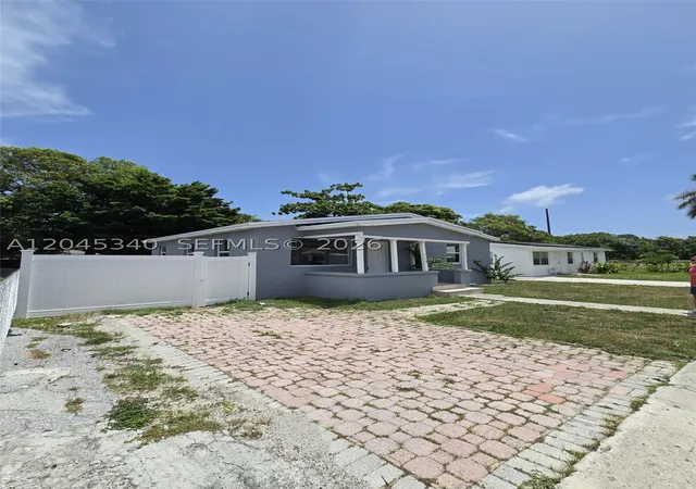 Photo 4 of Single family home for sale at 719 21St St, West Palm Beach, FL 33407 | MLS# A12045340 | Listing updated on 2026-10-06